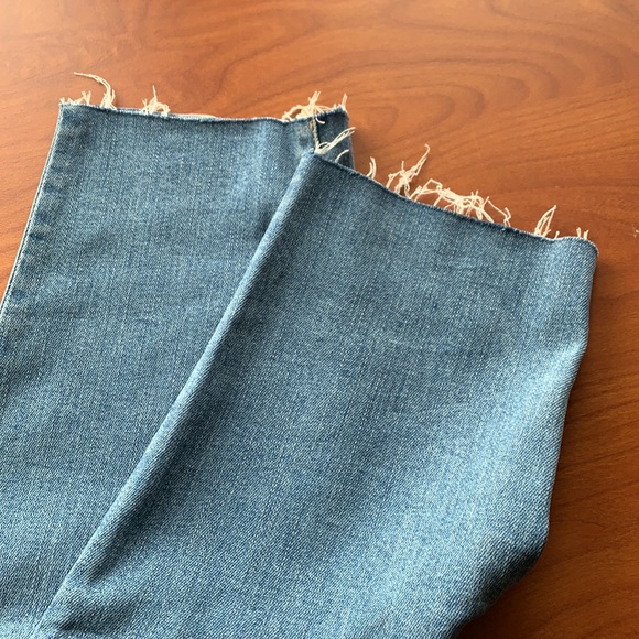 Women’s GAP Jeans - Picture 3 of 5